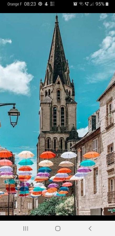 Chambre Climatisee Au Coeur De Brive Avec Televiseur Connecte Wifi Netflix Luaran gambar