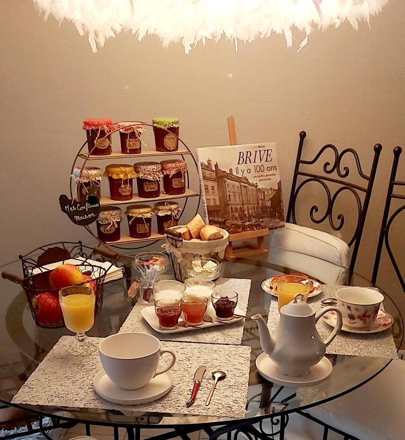 Chambre Climatisee Au Coeur De Brive Avec Televiseur Connecte Wifi Netflix Luaran gambar